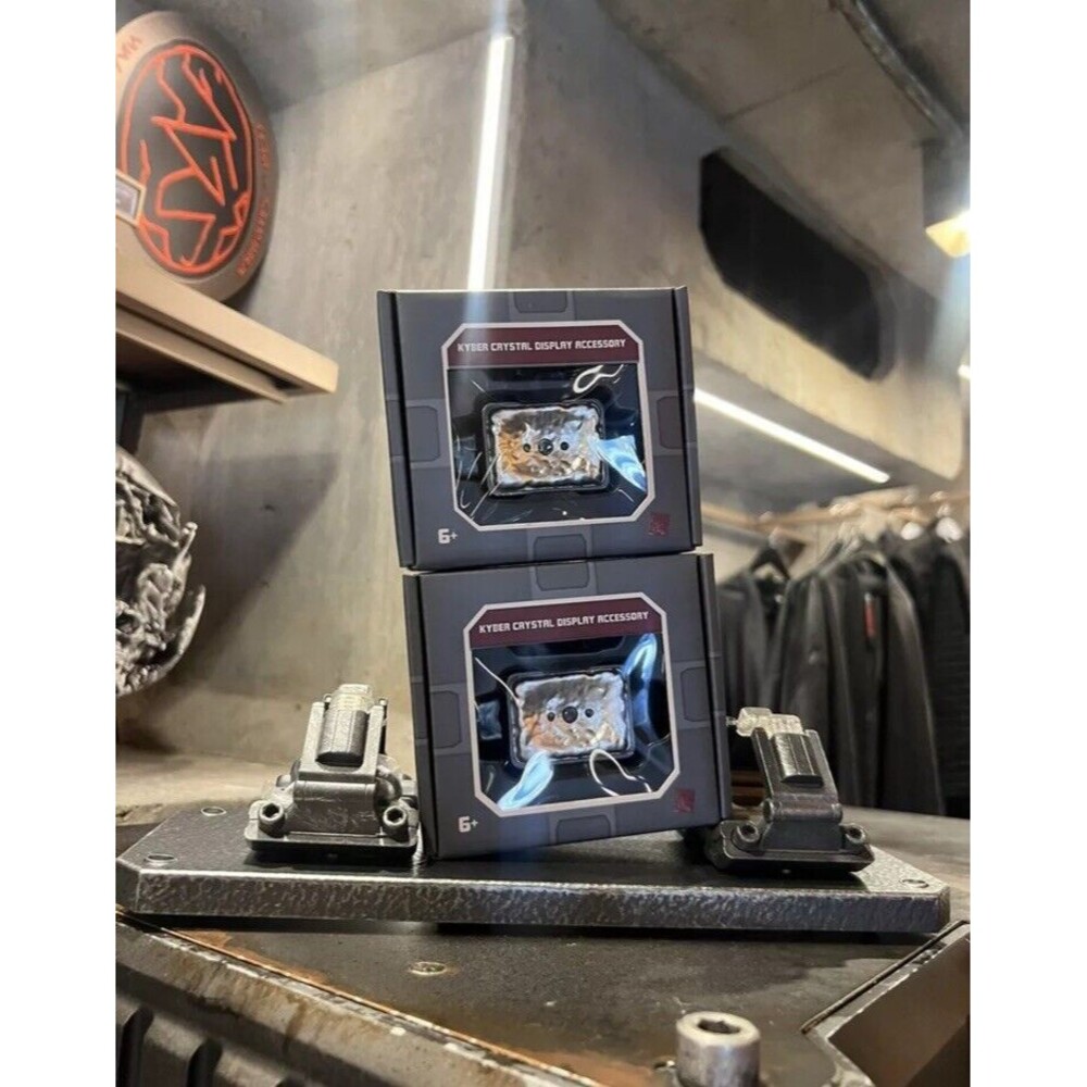 Disney Star Wars Galaxy's Edge 1 Lightsaber Hilt Stand & 2 Kyber Crystal… - Picture 2 of 6